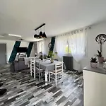 Maison Avec Jardin Centre סן לו
